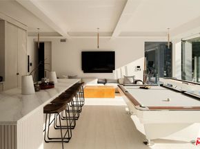 227 N Tigertail Road, Los Angeles CA 90049