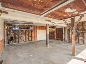 233 W 88th Street, Los Angeles CA 90003