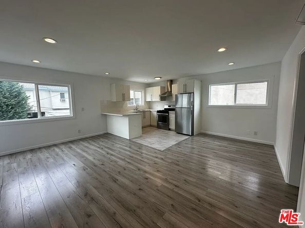 8843 Alcott Street, Los Angeles CA 90035