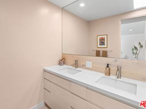 930 California Avenue 301, Santa Monica CA 90403
