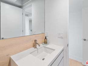 930 California Avenue 301, Santa Monica CA 90403