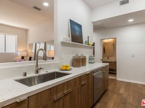 511 San Vicente Boulevard 106, Santa Monica CA 90402
