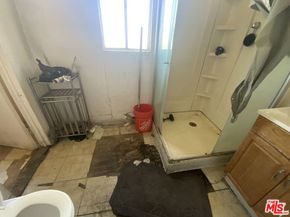 3770 Maple Avenue, Los Angeles CA 90011