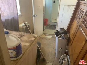 3770 Maple Avenue, Los Angeles CA 90011
