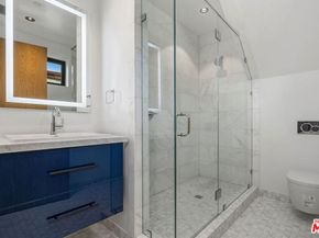 212 Bay Street 102, Santa Monica CA 90405