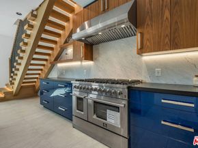 212 Bay Street 102, Santa Monica CA 90405