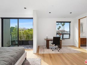212 Bay Street 102, Santa Monica CA 90405