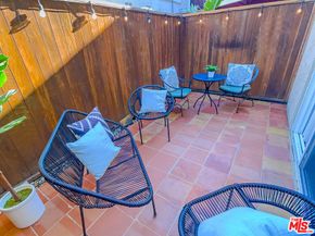 2624 Kansas Avenue 11, Santa Monica CA 90404