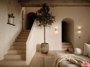 2729 Nichols Canyon Road, Los Angeles CA 90046