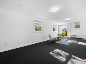 2400 W 74th Street, Los Angeles CA 90043