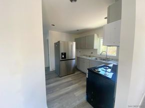 739 Park Pl, Escondido CA 92025