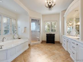 1205 Muirlands Dr, La Jolla CA 92037