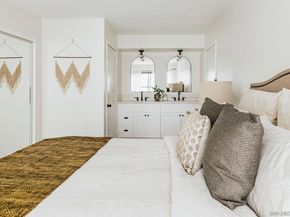 4652 Don Lorenzo Dr A, Los Angeles CA 90008