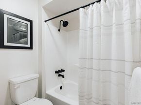 4652 Don Lorenzo Dr A, Los Angeles CA 90008