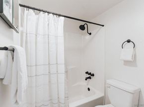 4652 Don Lorenzo Dr A, Los Angeles CA 90008