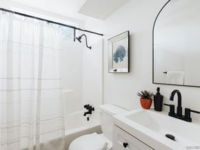 4652 Don Lorenzo Dr A, Los Angeles CA 90008