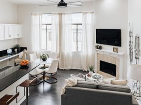 4652 Don Lorenzo Dr A, Los Angeles CA 90008