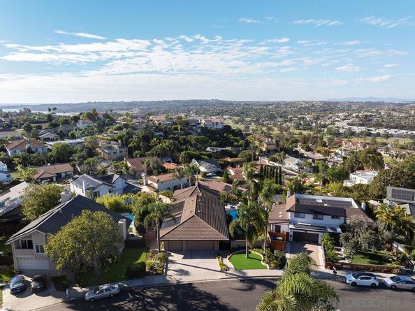 2606 Galicia Way, Carlsbad CA 92009