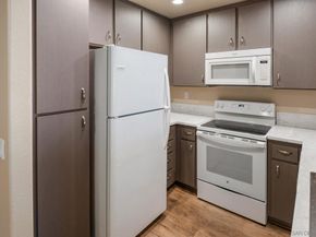 580 Camino de la Reina 321, San Diego CA 92108