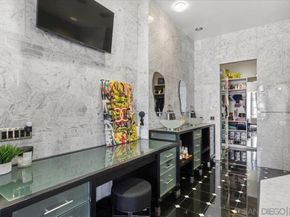 950 6Th Ave 432, San Diego CA 92101