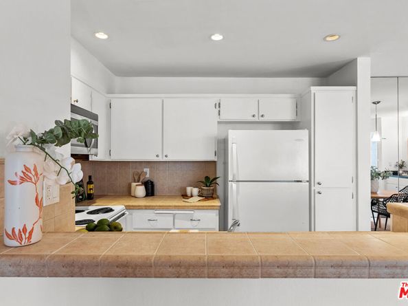 1885 Veteran Avenue 103, Los Angeles CA 90025