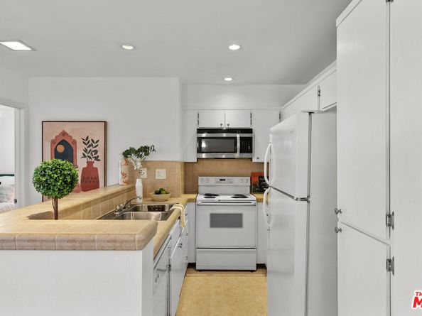 1885 Veteran Avenue 103, Los Angeles CA 90025