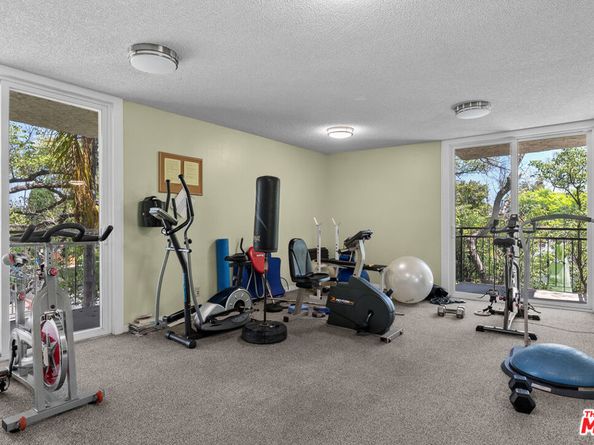 1885 Veteran Avenue 103, Los Angeles CA 90025