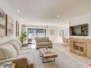 2345 Roscomare Road