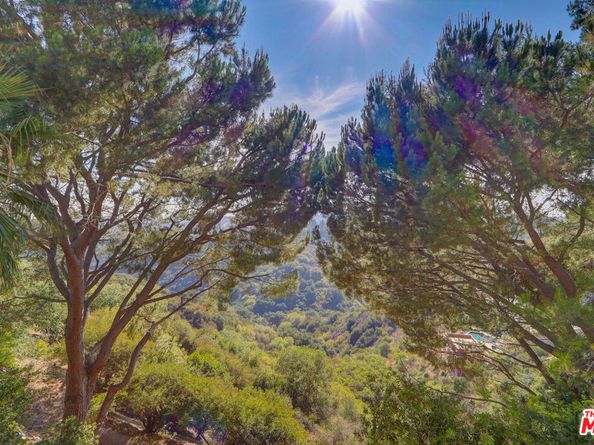 2345 Roscomare Road 303, Los Angeles CA 90077