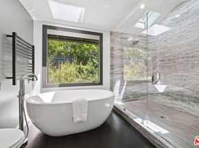 3 Latimer Road, Santa Monica CA 90402