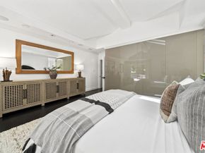 3 Latimer Road, Santa Monica CA 90402
