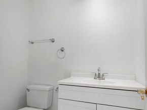 2519 Kansas Avenue 107, Santa Monica CA 90404