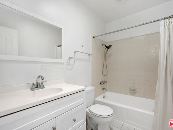 2519 Kansas Avenue 107, Santa Monica CA 90404