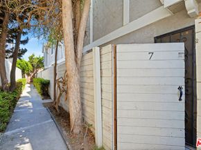 2519 Kansas Avenue 107, Santa Monica CA 90404