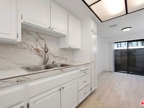 2519 Kansas Avenue 107, Santa Monica CA 90404