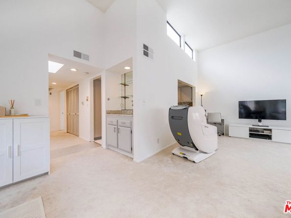 365 W Alameda Avenue 304, Burbank CA 91506
