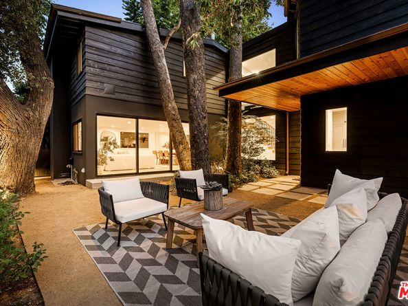 327 E Rustic Road, Santa Monica CA 90402