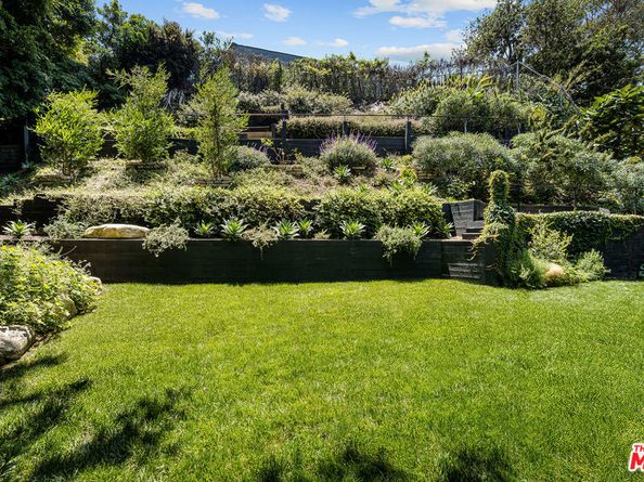 327 E Rustic Road, Santa Monica CA 90402