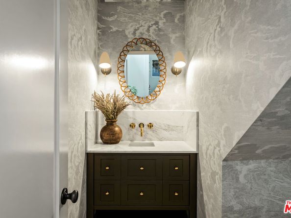 327 E Rustic Road, Santa Monica CA 90402