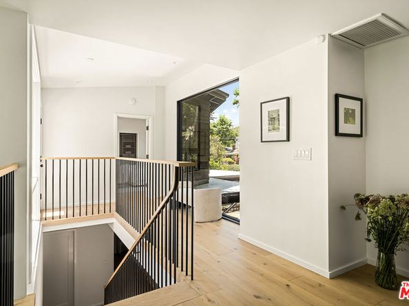 327 E Rustic Road, Santa Monica CA 90402