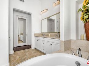 6021 Dawn 12, Playa Vista CA 90094