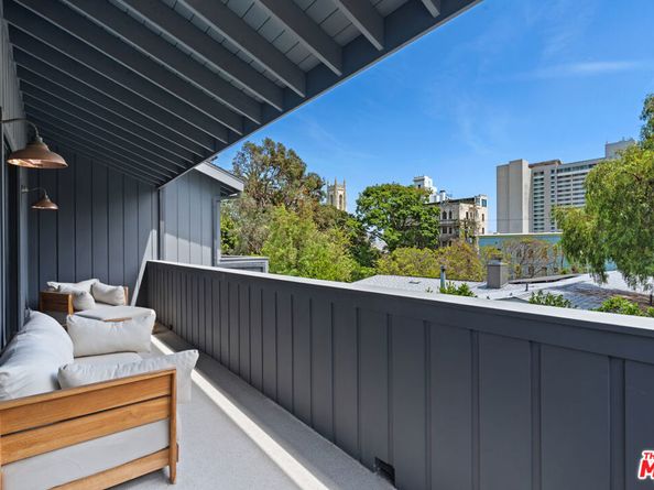 1919 Pinehurst Road, Los Angeles CA 90068