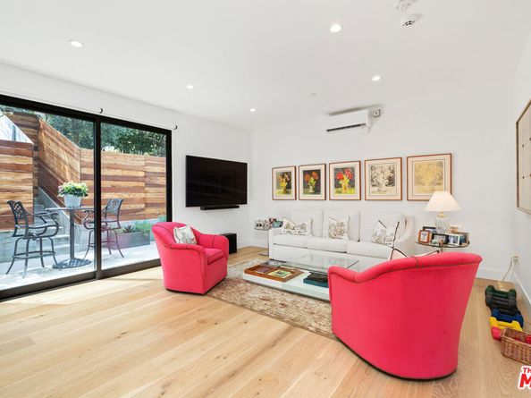 1919 Pinehurst Road, Los Angeles CA 90068