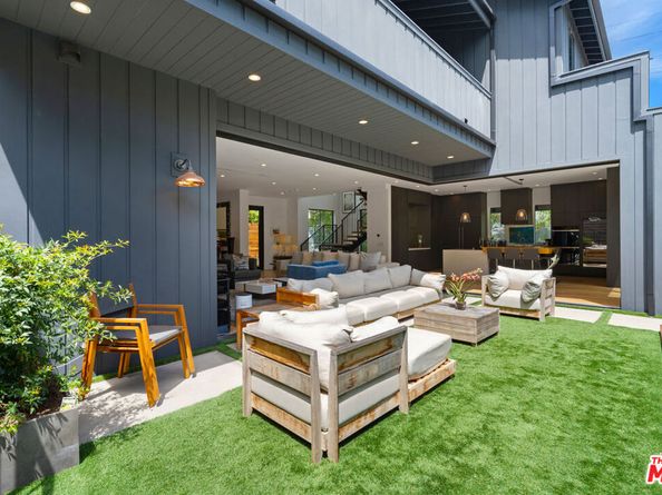 1919 Pinehurst Road, Los Angeles CA 90068