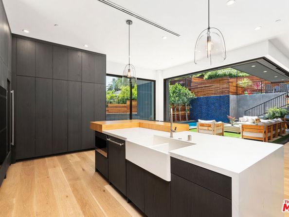 1919 Pinehurst Road, Los Angeles CA 90068