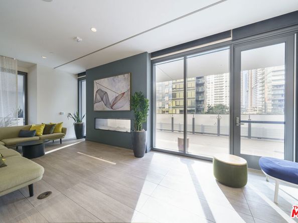 1100 S Grand Avenue A703, Los Angeles CA 90015