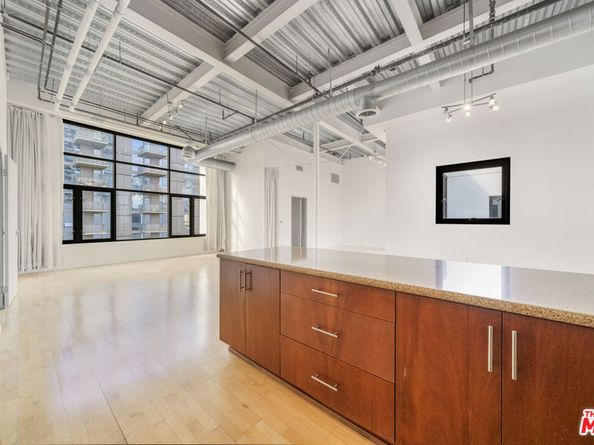 1100 S Grand Avenue A703, Los Angeles CA 90015