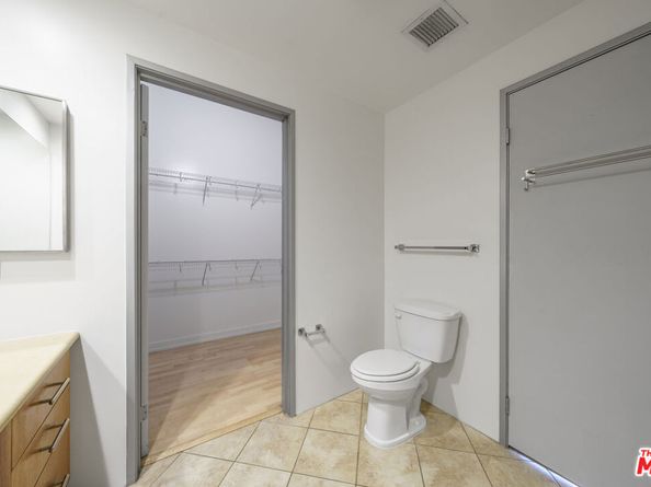 1100 S Grand Avenue A703, Los Angeles CA 90015