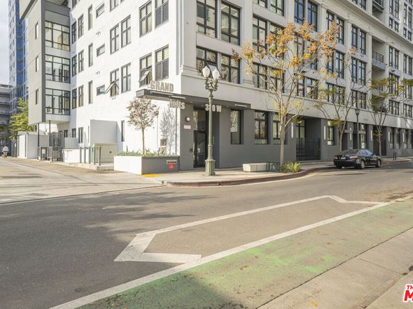 1100 S Grand Avenue A703, Los Angeles CA 90015