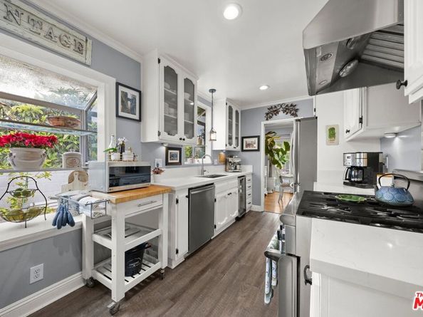 6432 Petit Avenue, Lake Balboa CA 91406